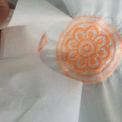 Polyester/wateren niet-geweven fuseerbare borduurwerk Ondersteuning Interlining Niet-geweven voor kleding