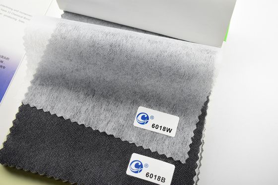 Vervaardiging van kledingstukken van 100% polyester niet-geweven fuseerbaar materiaal